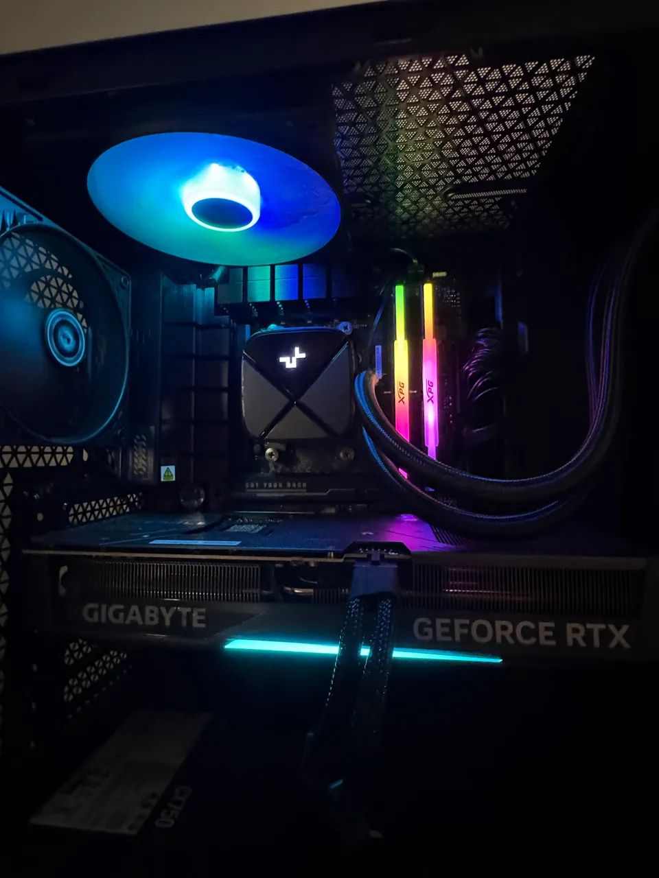 PC Gamer  ? Ryzen 7 9800X3D + RTX 5070 Ti - Foto 3