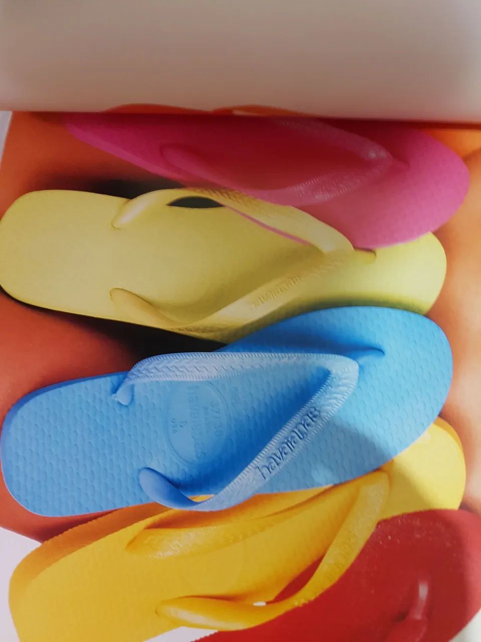 Álbum e chinelo havaiana. - Foto 5