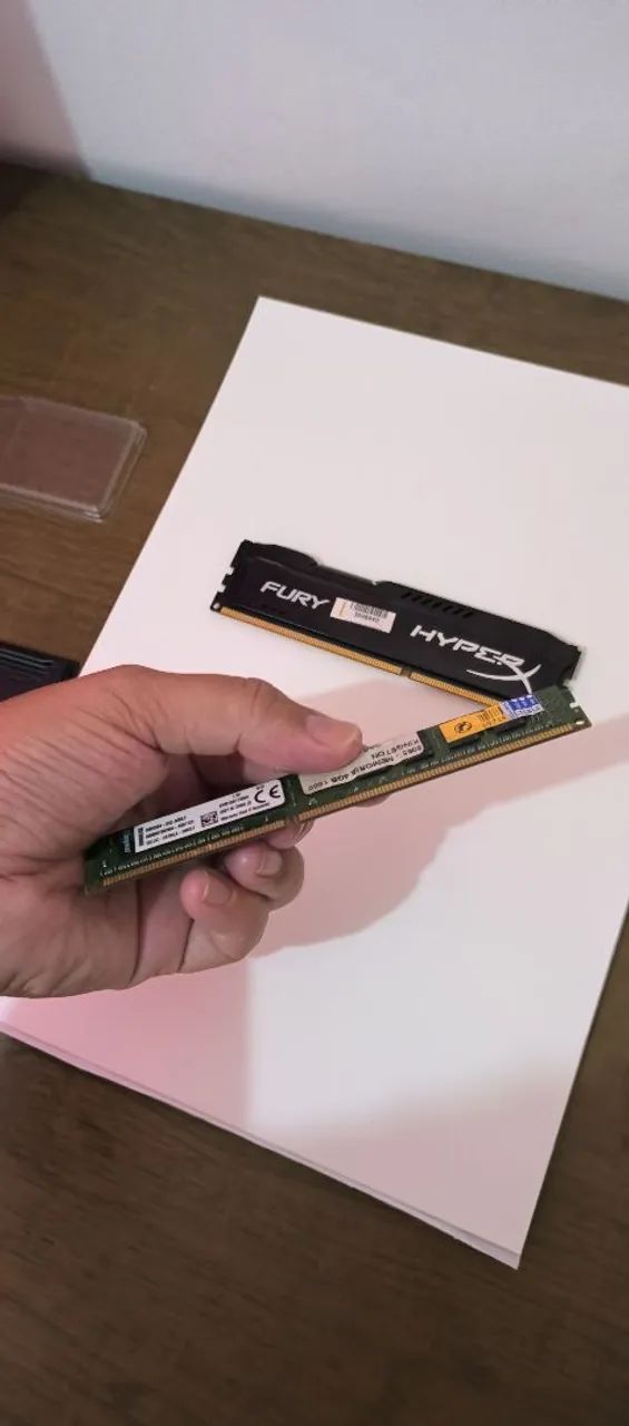 2 Memórias RAM 4GB CADA DDR3 - KINGSTON E HYPERX - Foto 2