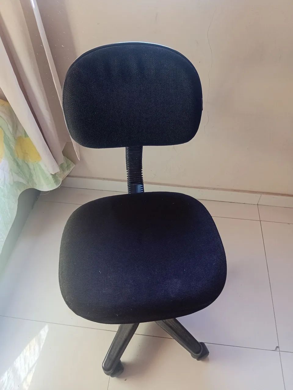 Cadeira escritorio com rodinhas!
