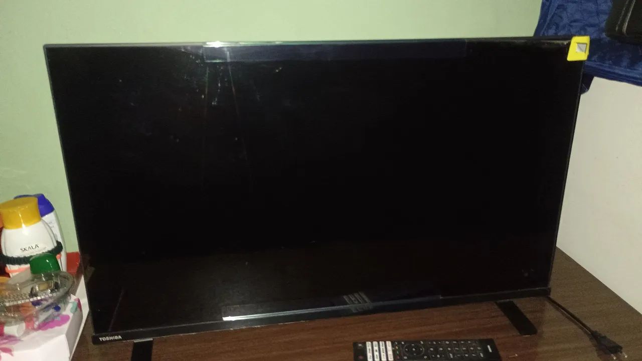 Tv 32 polegadas smart tv Toshiba 