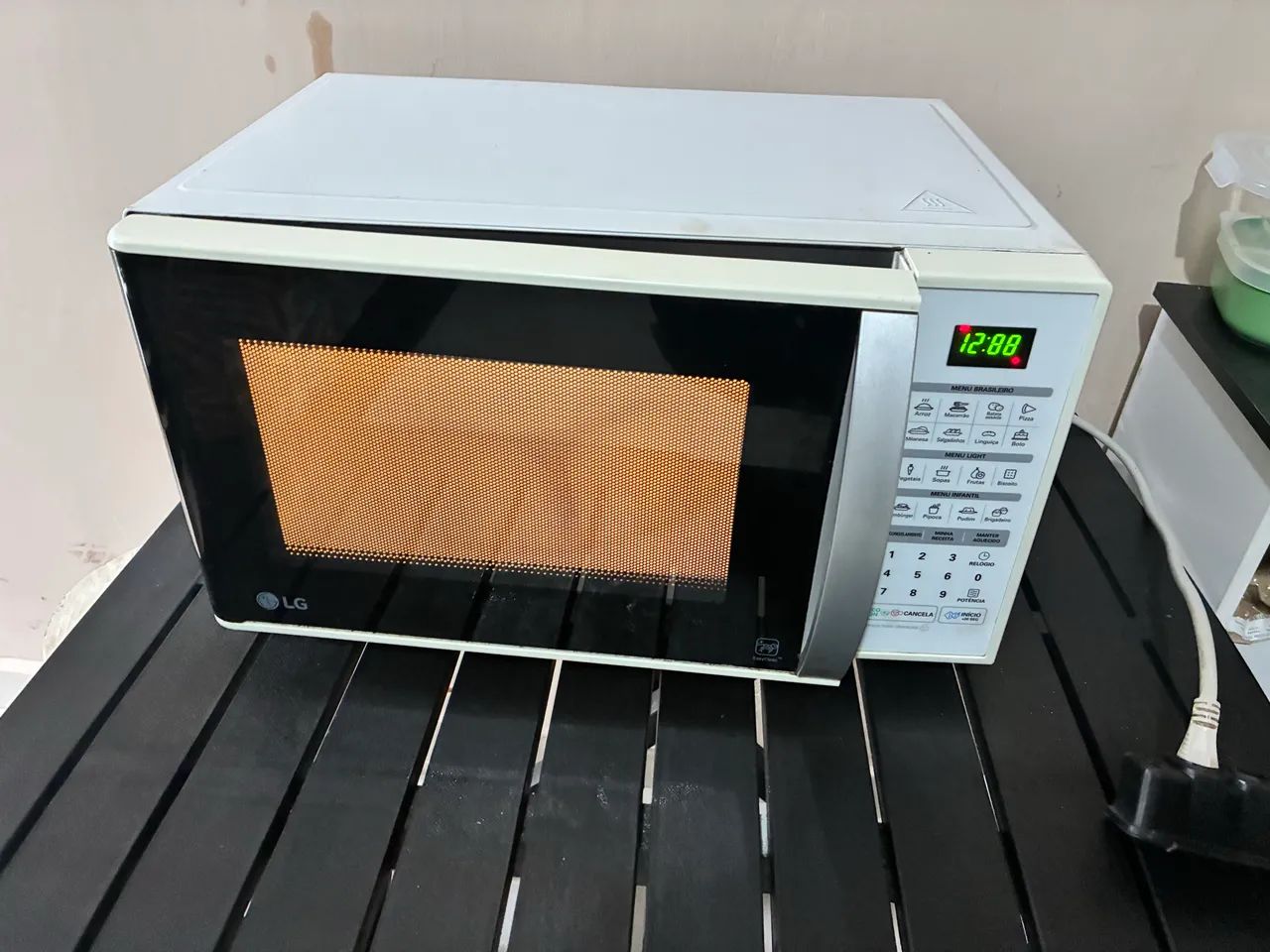 Microondas LG 30 litros  - Foto 2