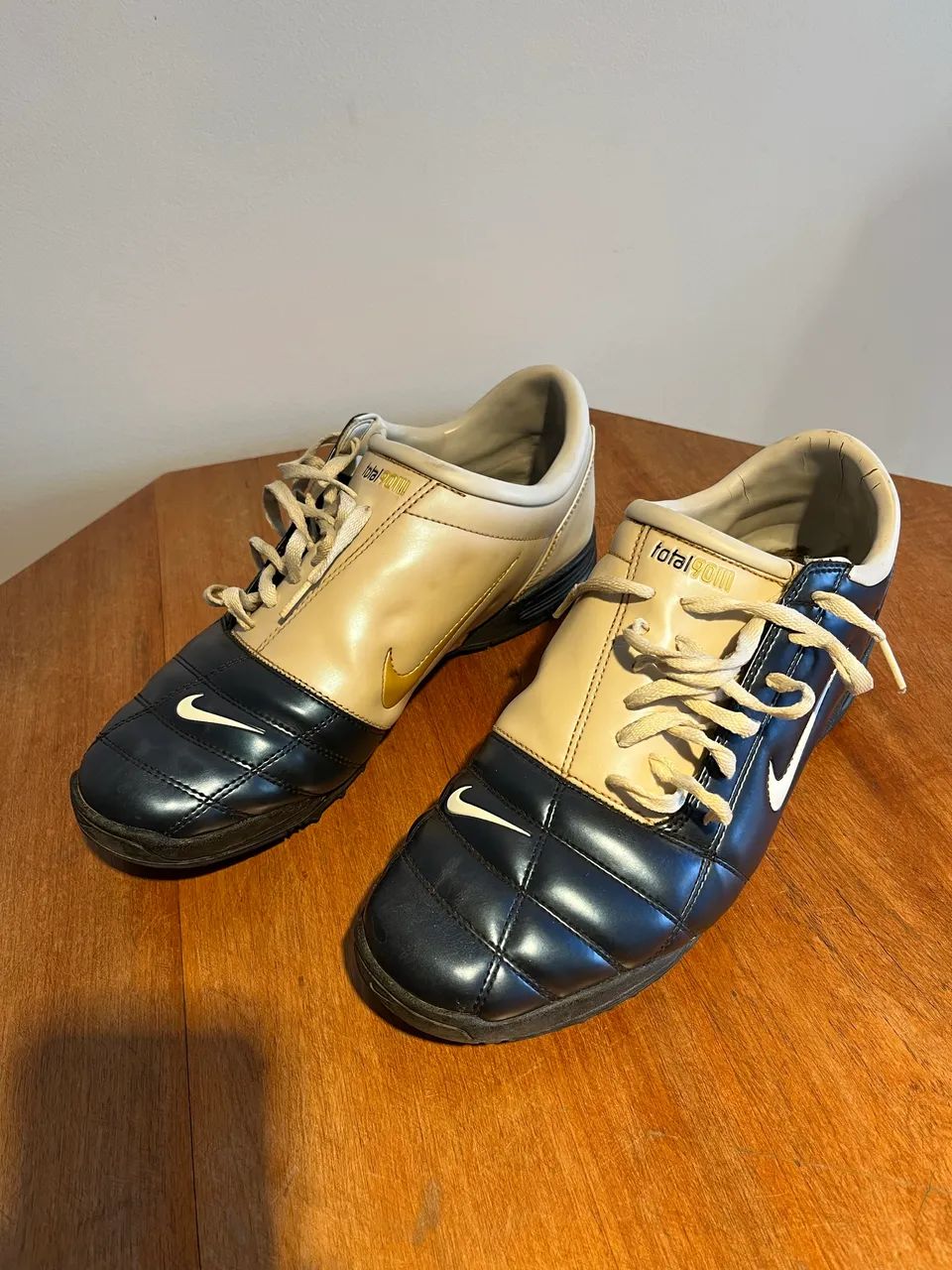 Chuteira nike total 90