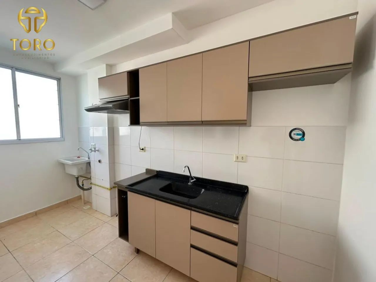 Aluga-se apartamento no Edifício Residencial Spazio Mirante do Parque em Maringá-Pr.
