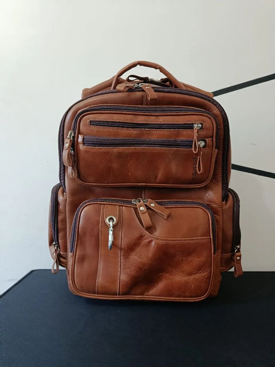 Mochila 100% couro caramelo - Foto 2