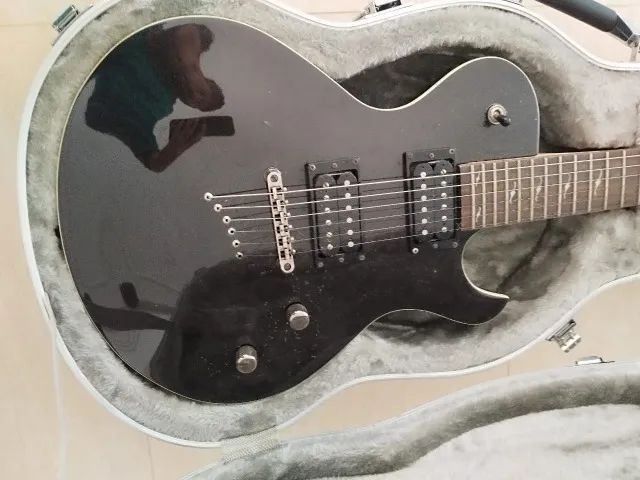 Dean Deceiver X + Hard Case