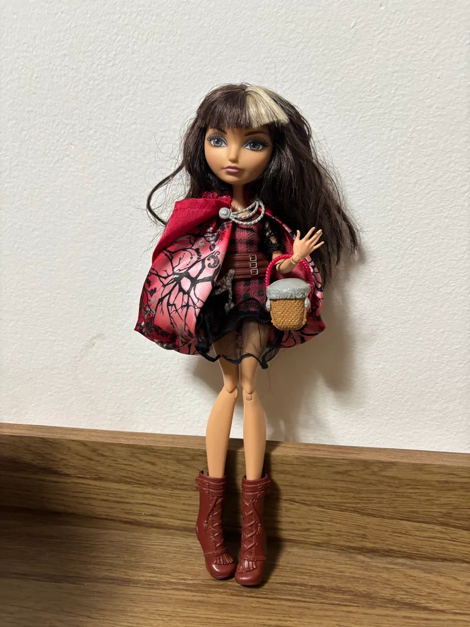 Cerise hood/ ever after high