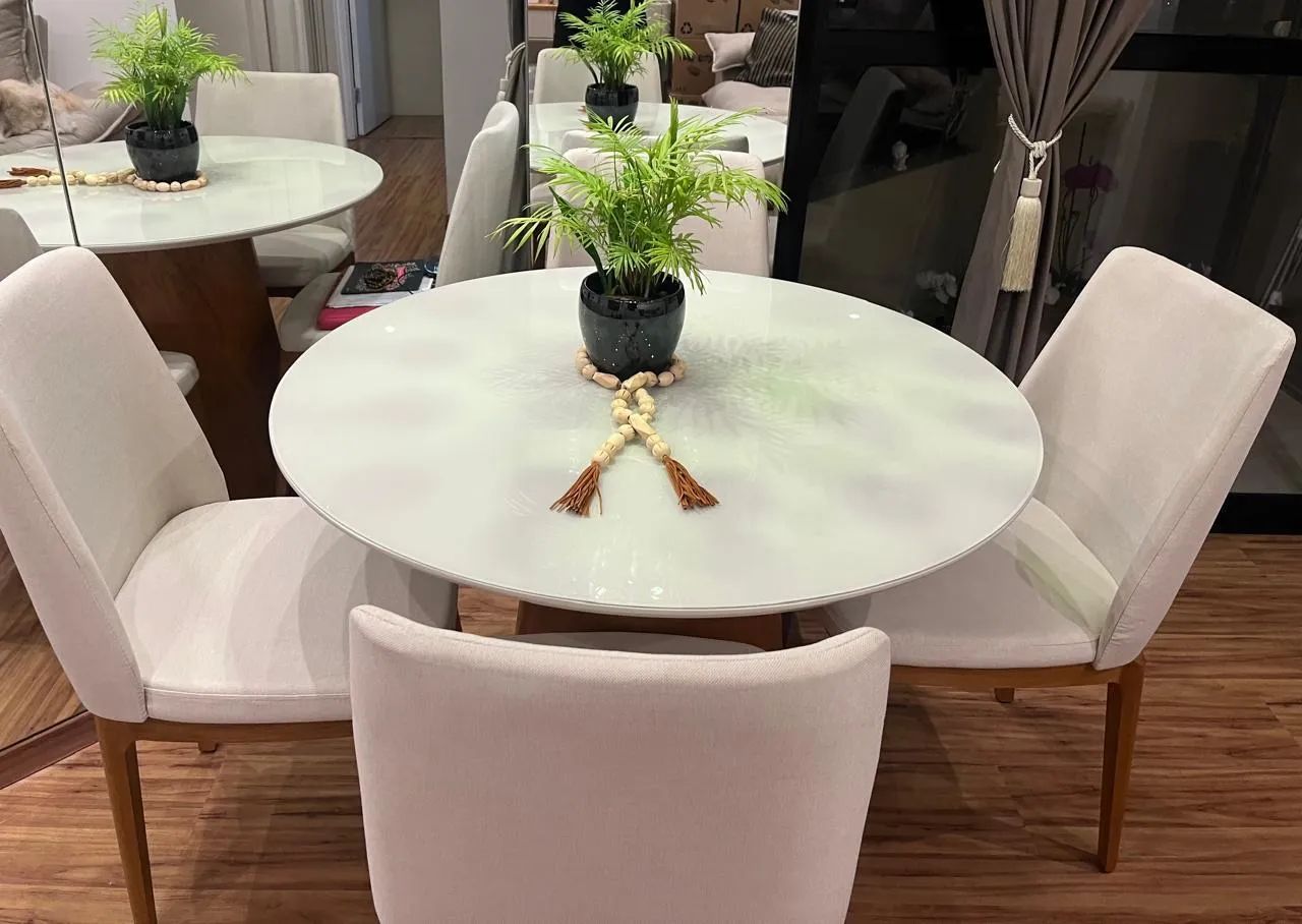 Mesa de jantar 4 lugares 
