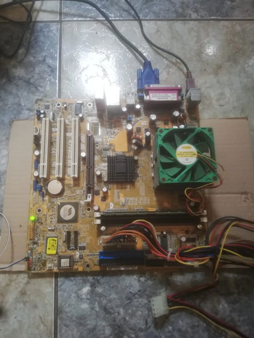 Placa mãe Asus c/ processador e memória