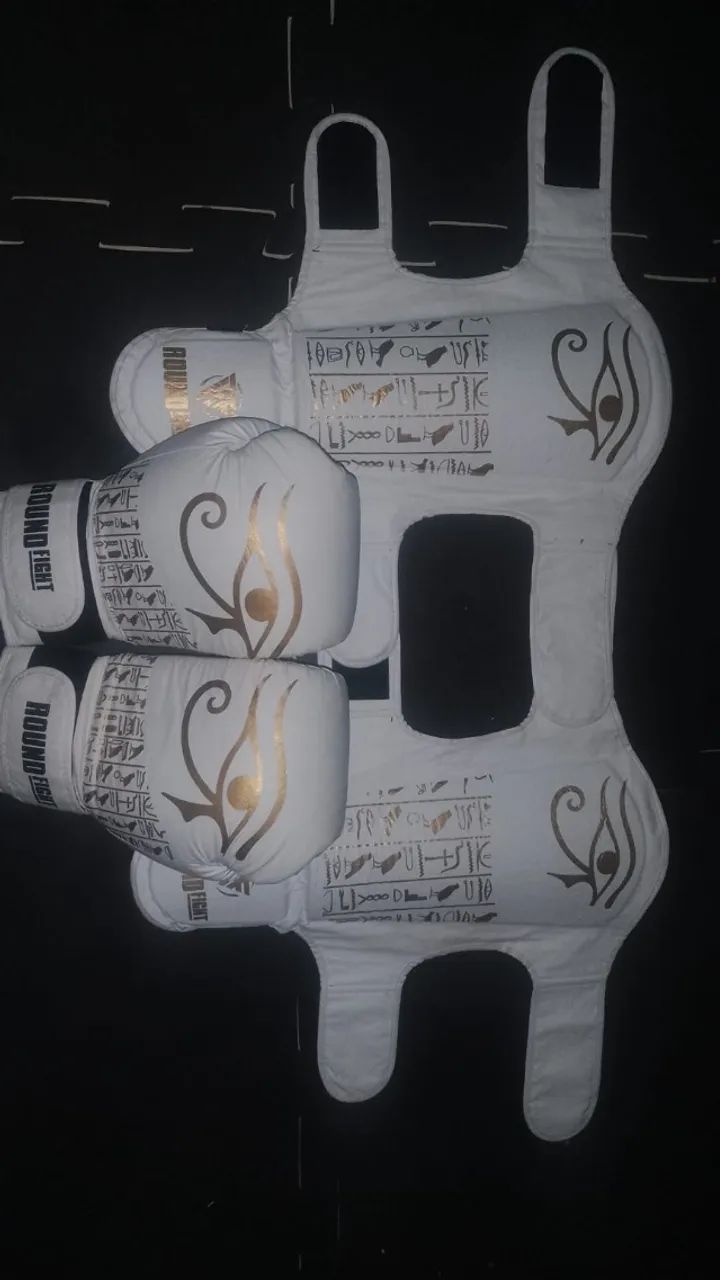 Kit Muay Thai/Boxe Round Fight - Luvas + Caneleira 