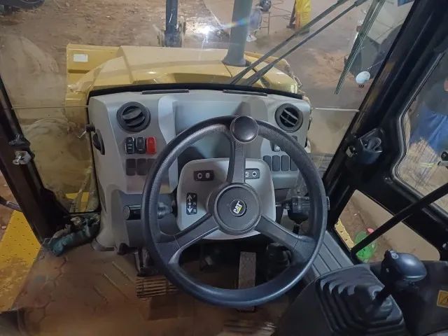 Retroescavadeira  - Foto 4