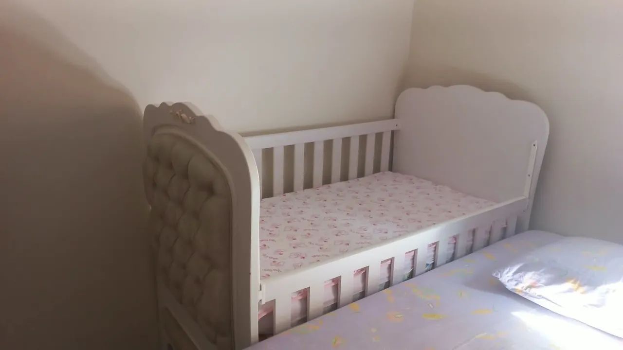 Vendo berço novinho com colchão de bambu e vira cama  - Foto 4