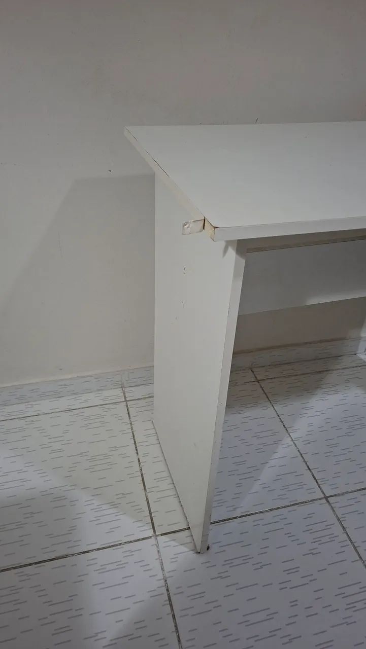 Vendo escrivaninha com gaveta - Foto 3