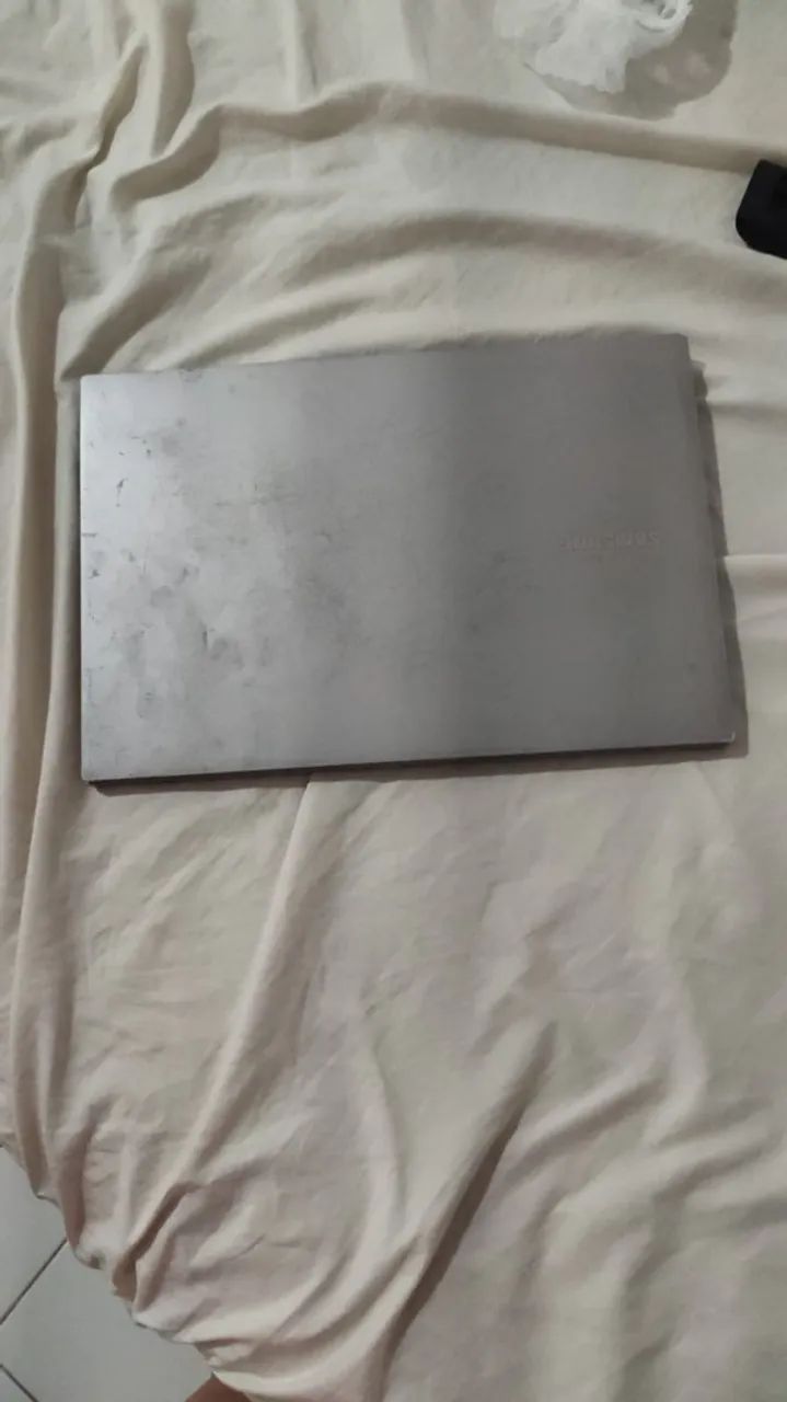 Vendo notebok Samsung na cor prata - Foto 2