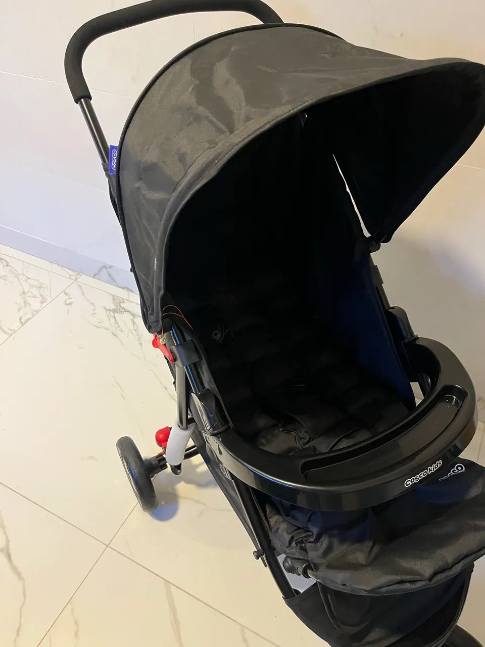 Vendo carrinho de bebê e bebê conforto 