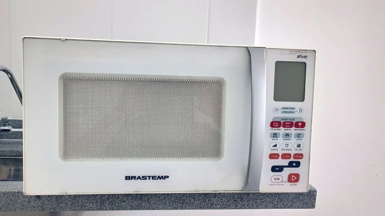 Microondas Brastemp 30 litros conservado 