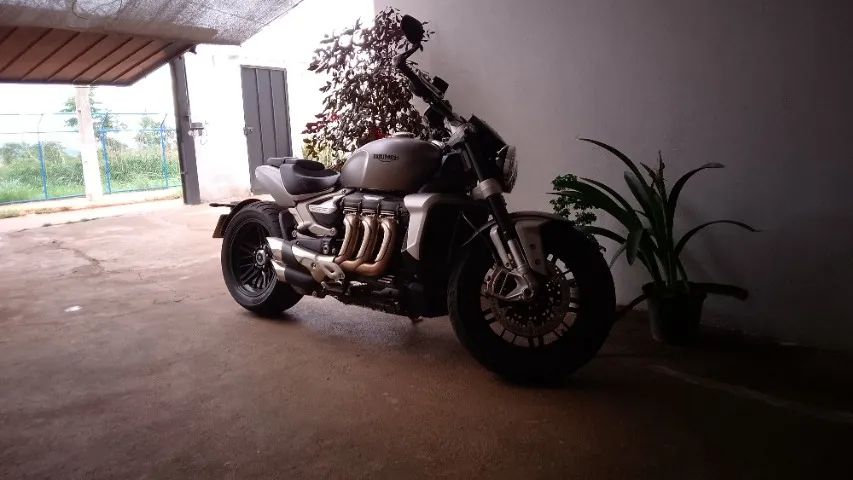 Triumph rocket 3r moto muito nova - Foto 2
