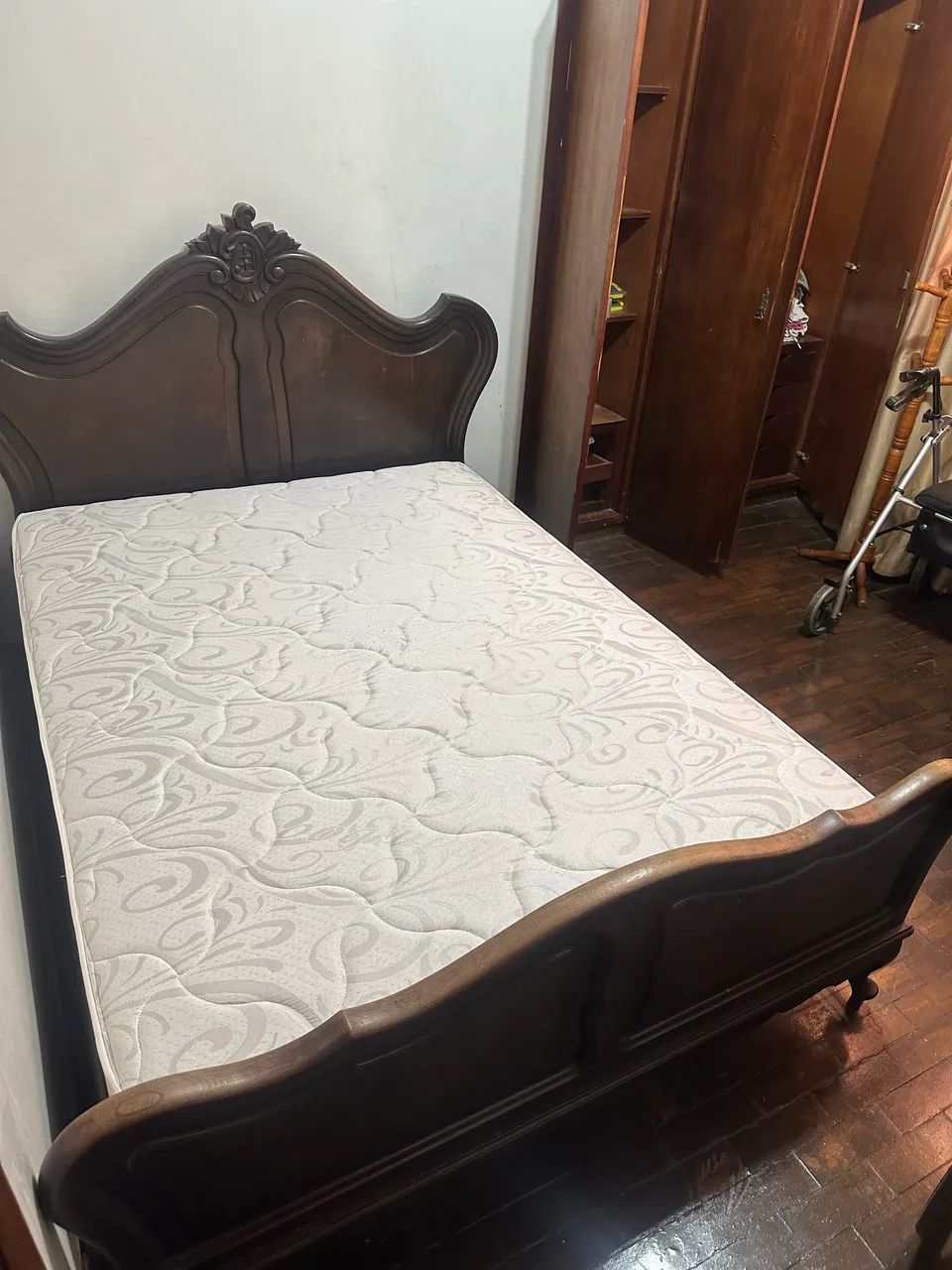 Jogo de Cama estilo provençal, com 2 criados mudos - Foto 3