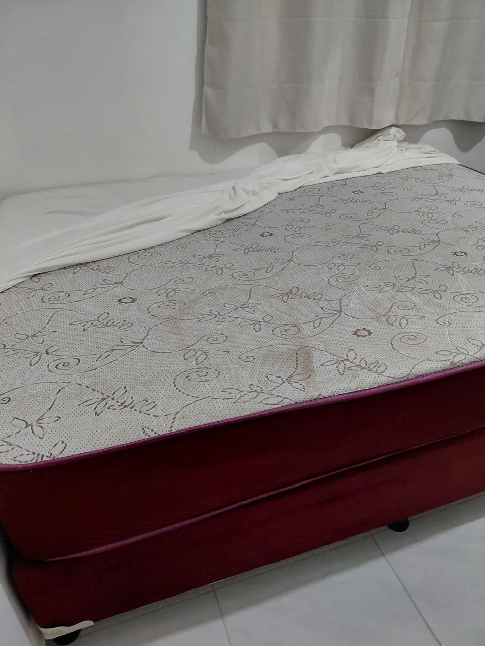 Cama de Casal Usada.