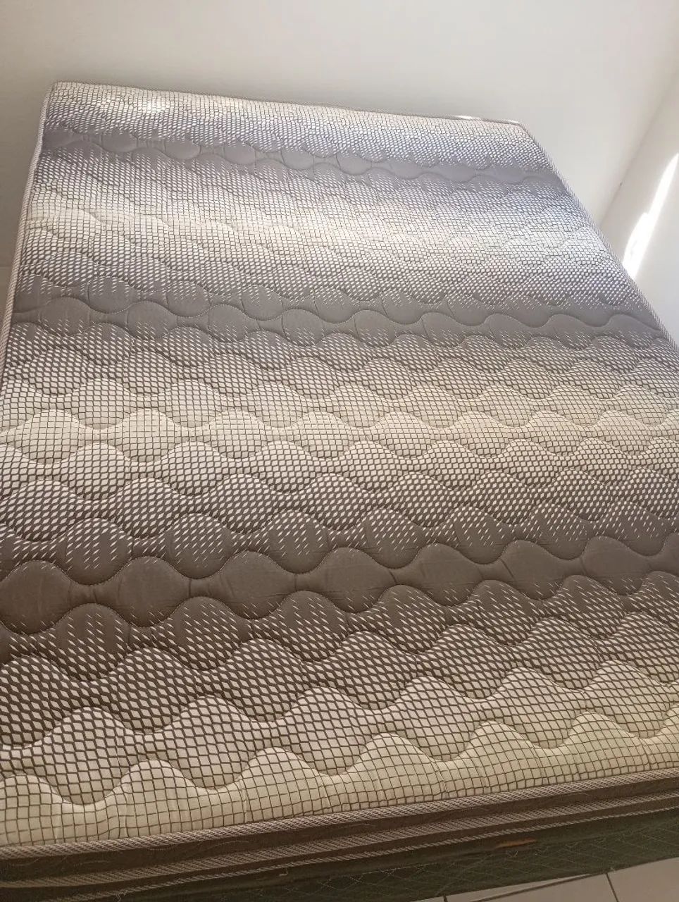 Cama box com colchão solto ortopédico 