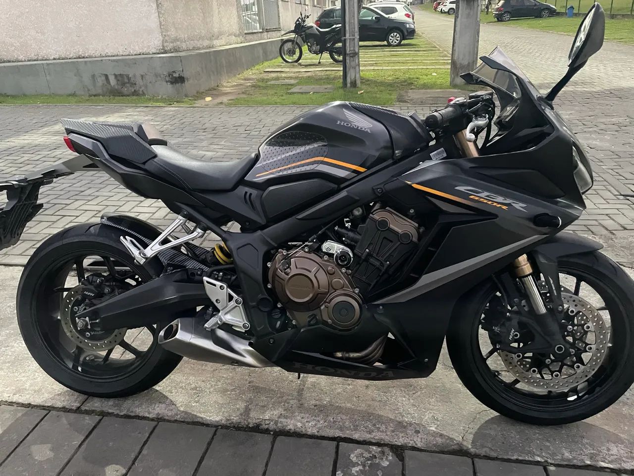 CBR 650R  2023/2023 - Foto 4