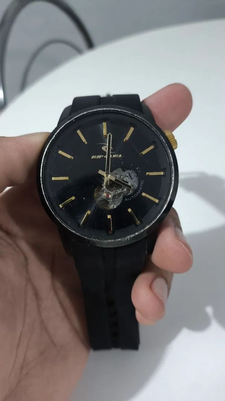Relógio rip Curl Detroit automático preto e dourado 