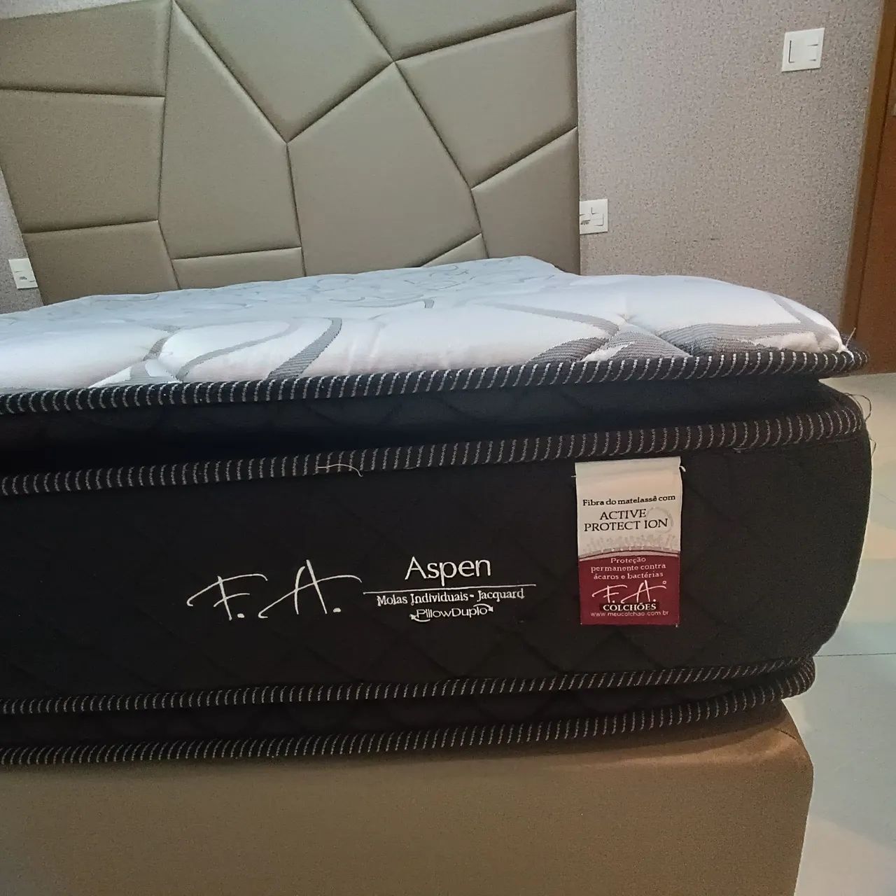 Cama king com box