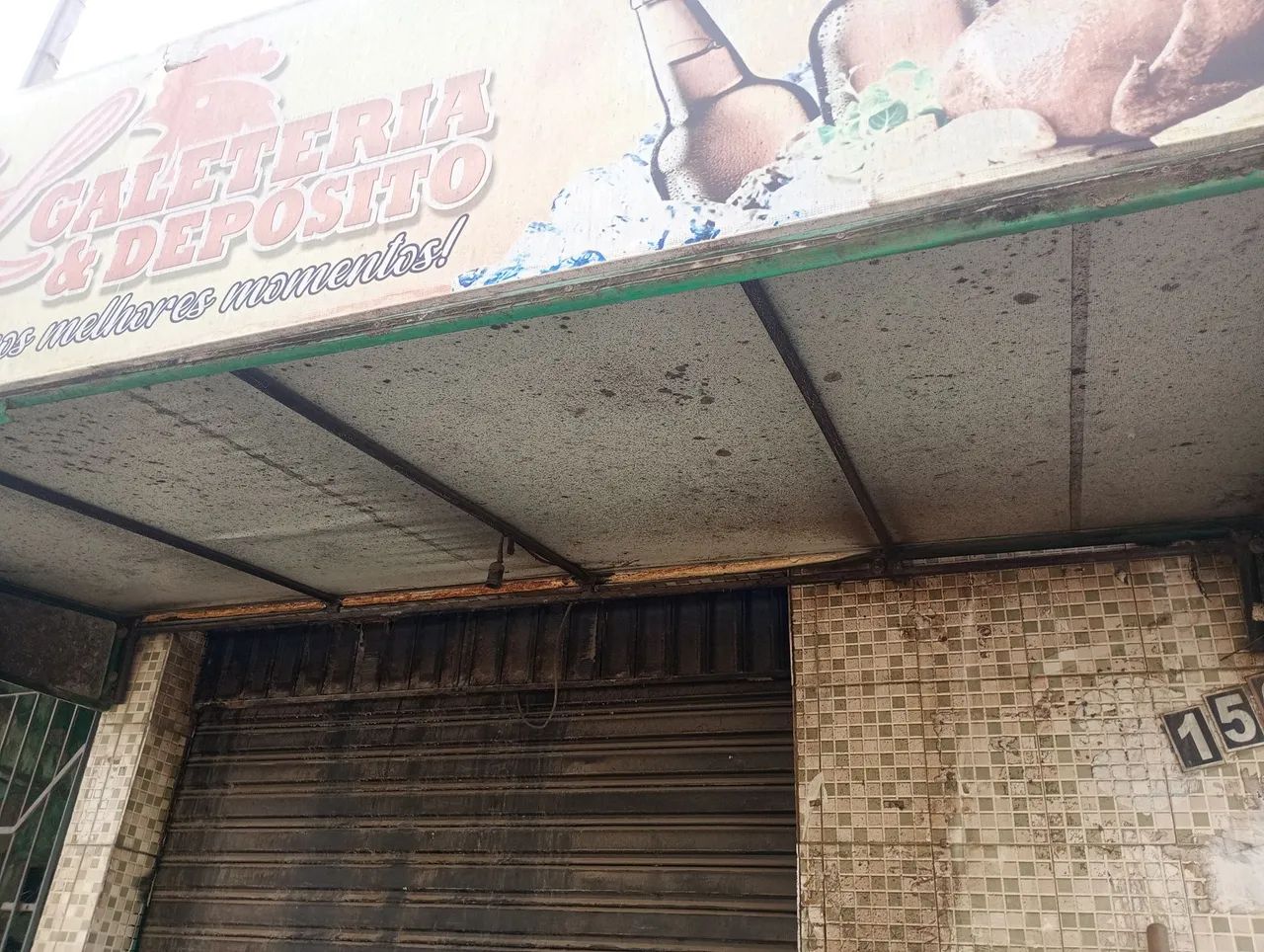 TOLDO COM PLACA PRA BANNER 1,55X3,20X0,60