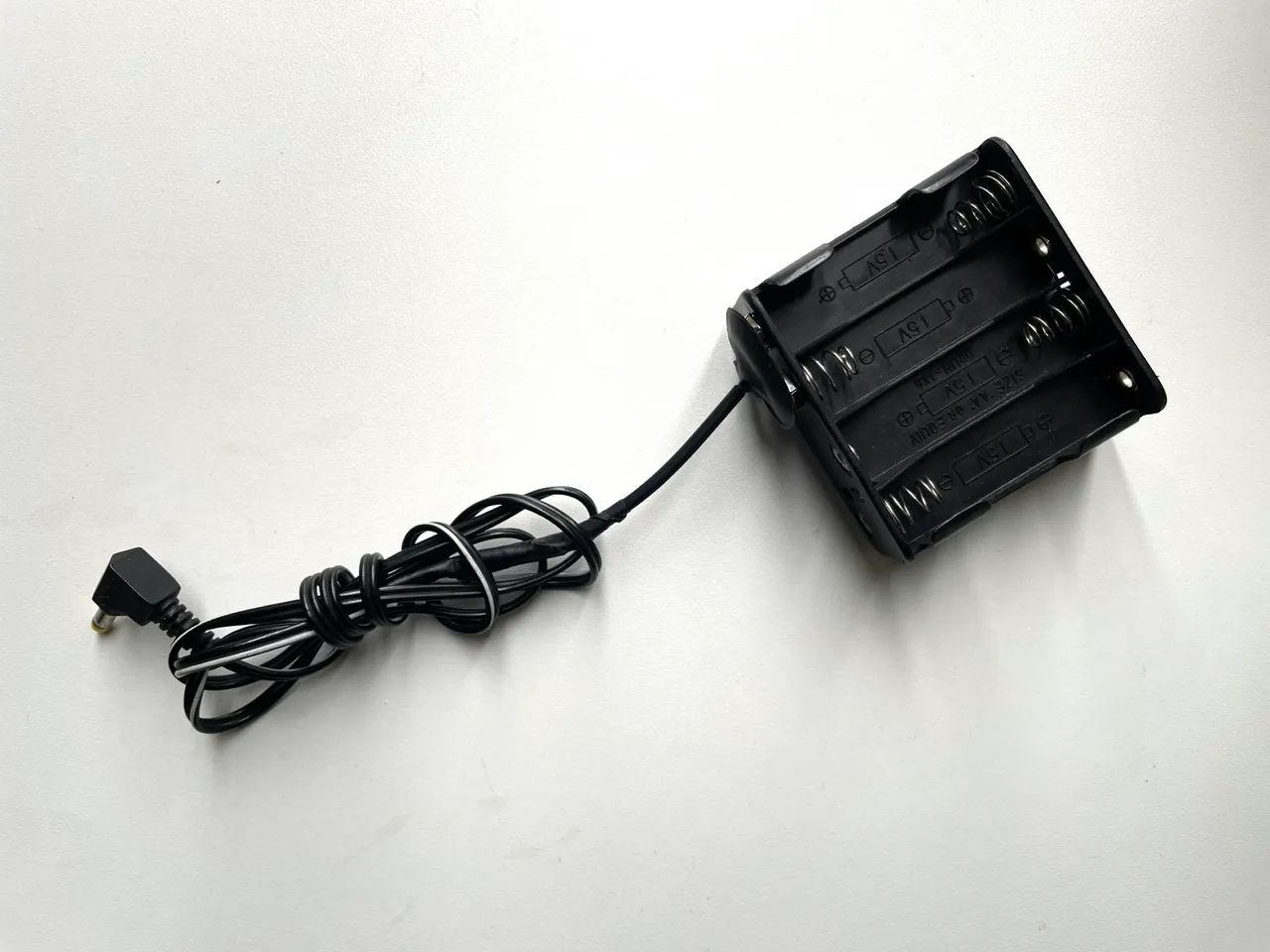 Carregador à pilhas 9v