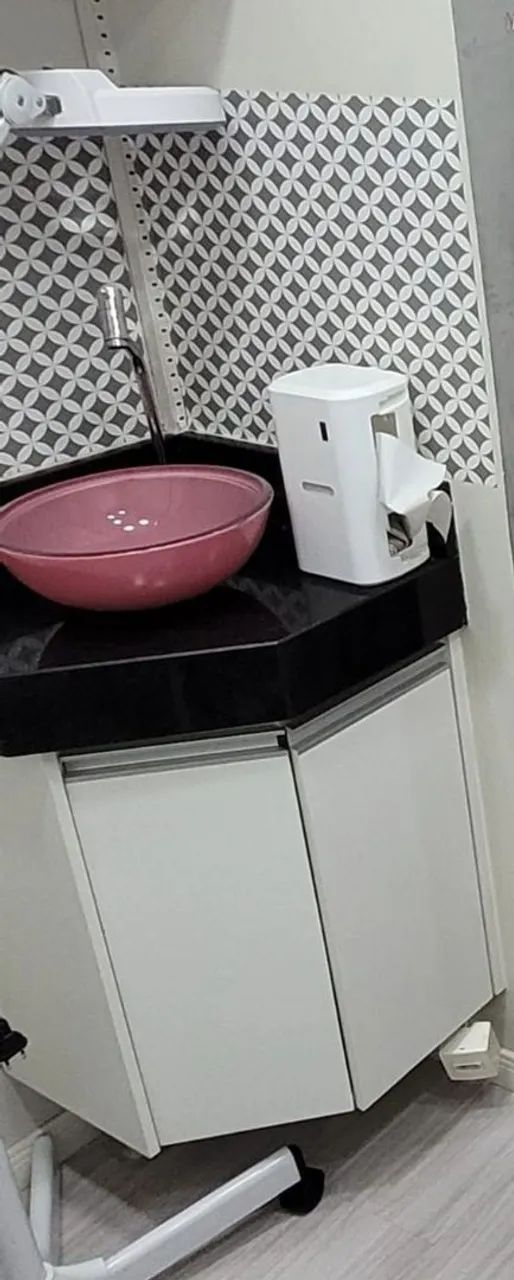Lindo gabinrte completo com lavatorio de vidro