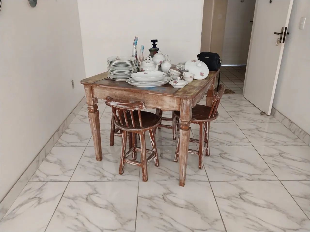 Mesa 4 cadeiras 