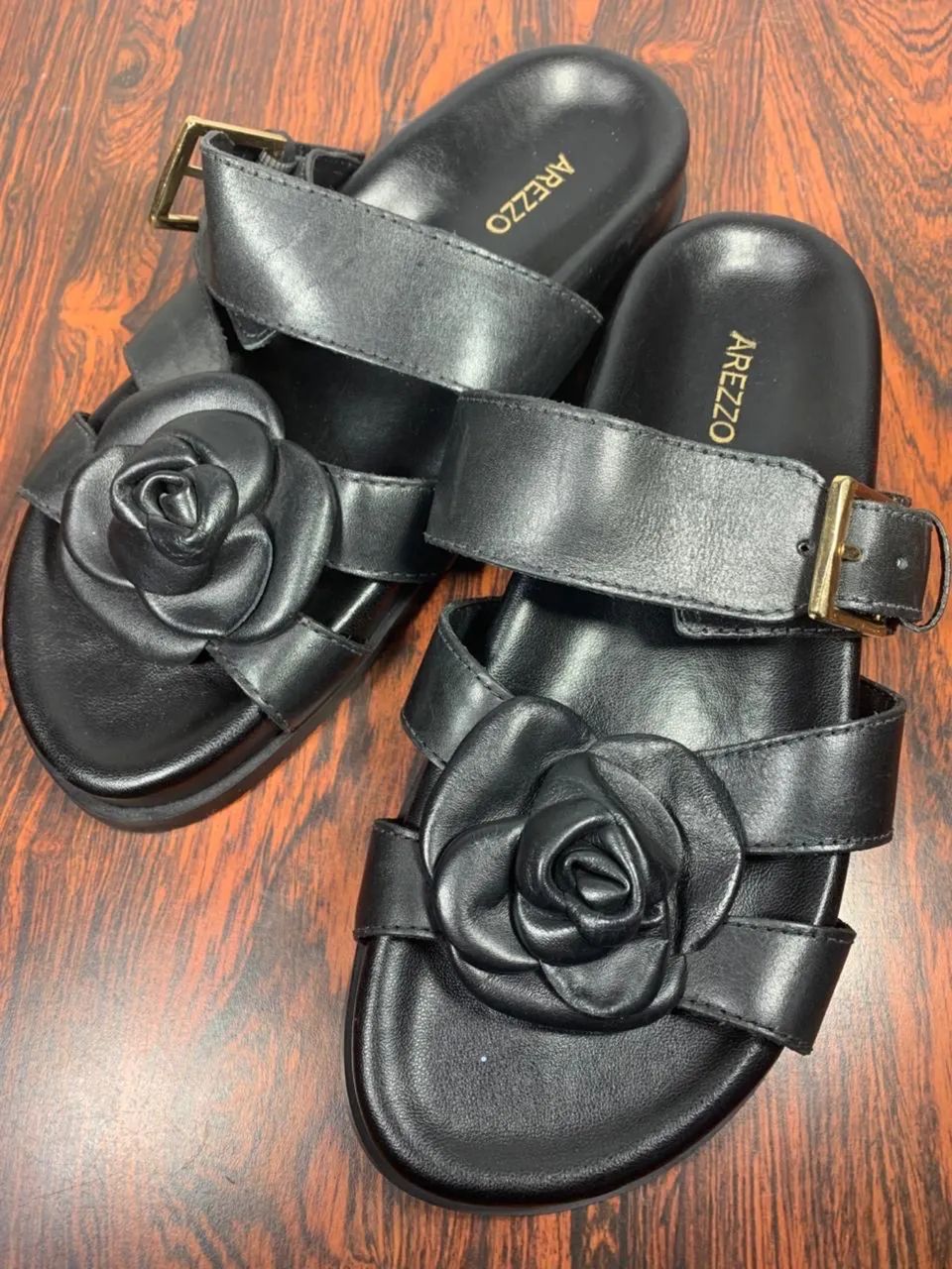 Sandália Arezzo de Couro com Flor  - Foto 2