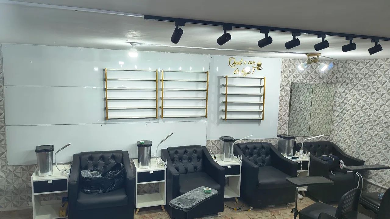 Cabeleireiro e  manicure 