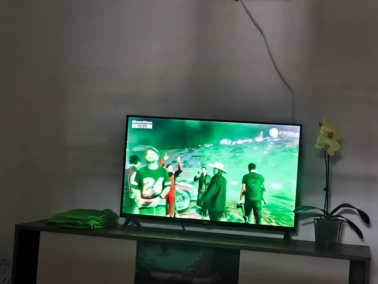 Vendo uma tv 32 polegadas smart nova apenas 2 meses de uso 