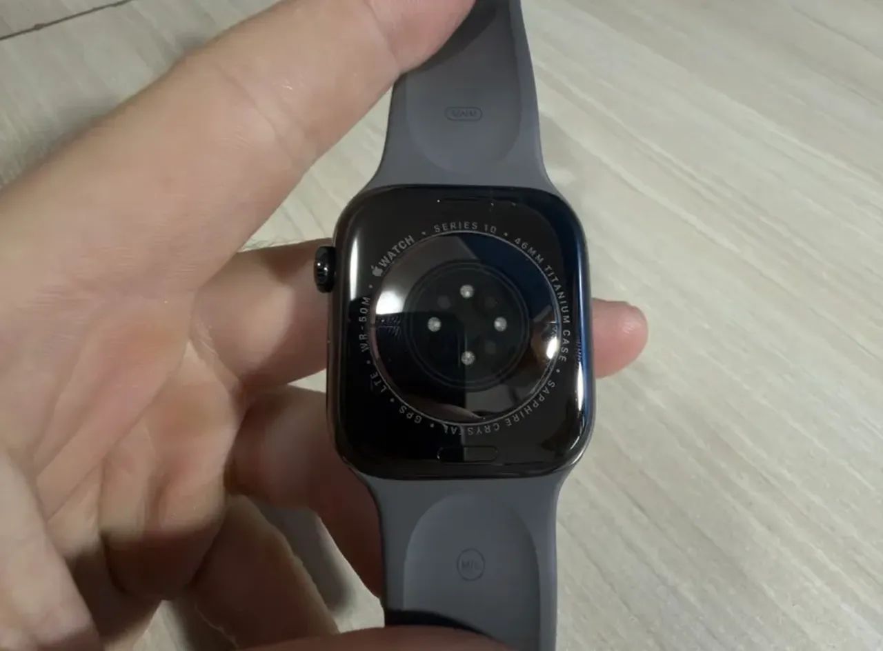 Apple Watch Series 10 46mm titanium celular  - Foto 2