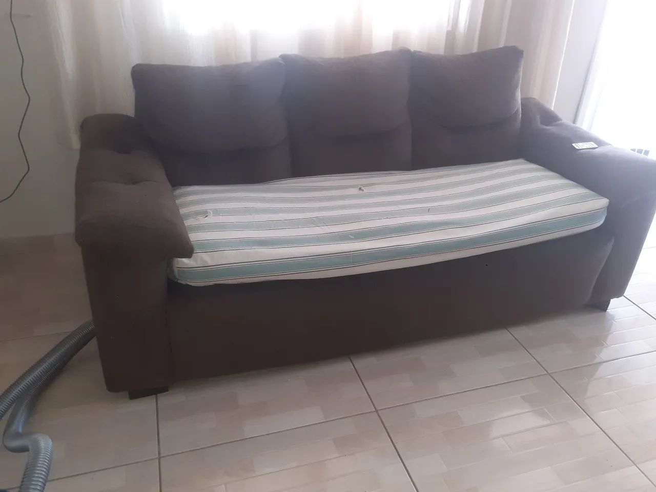 Vende-se jogo de sofá. 