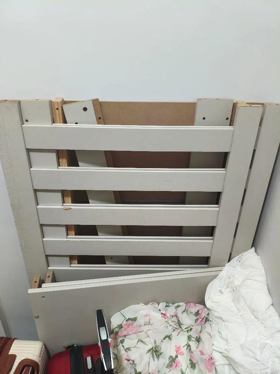 Berço Desmontado com todos os parafusos
