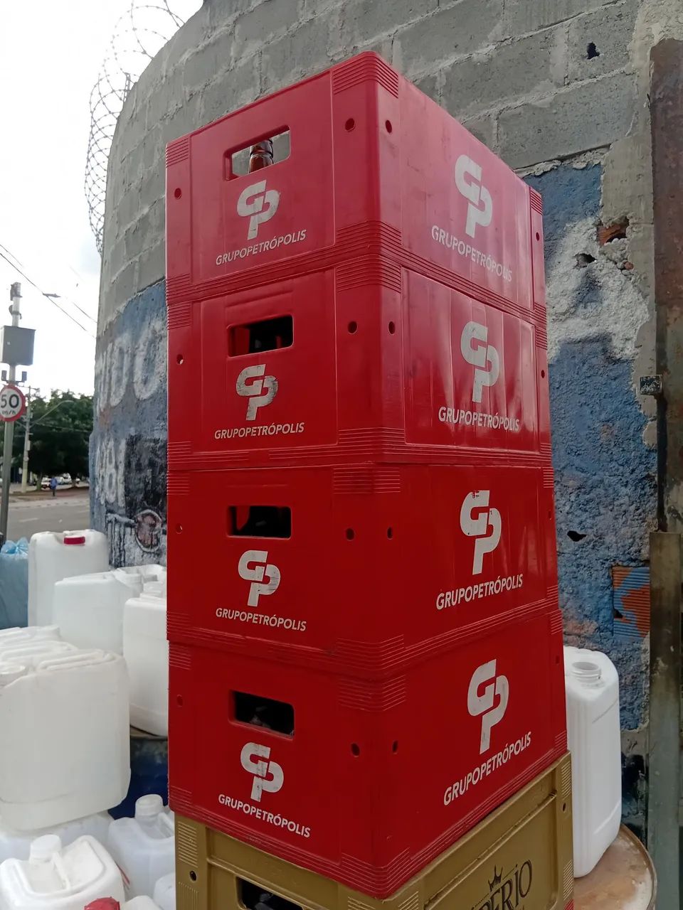 Vendo 20 unidades de caixas 300ml petropoles