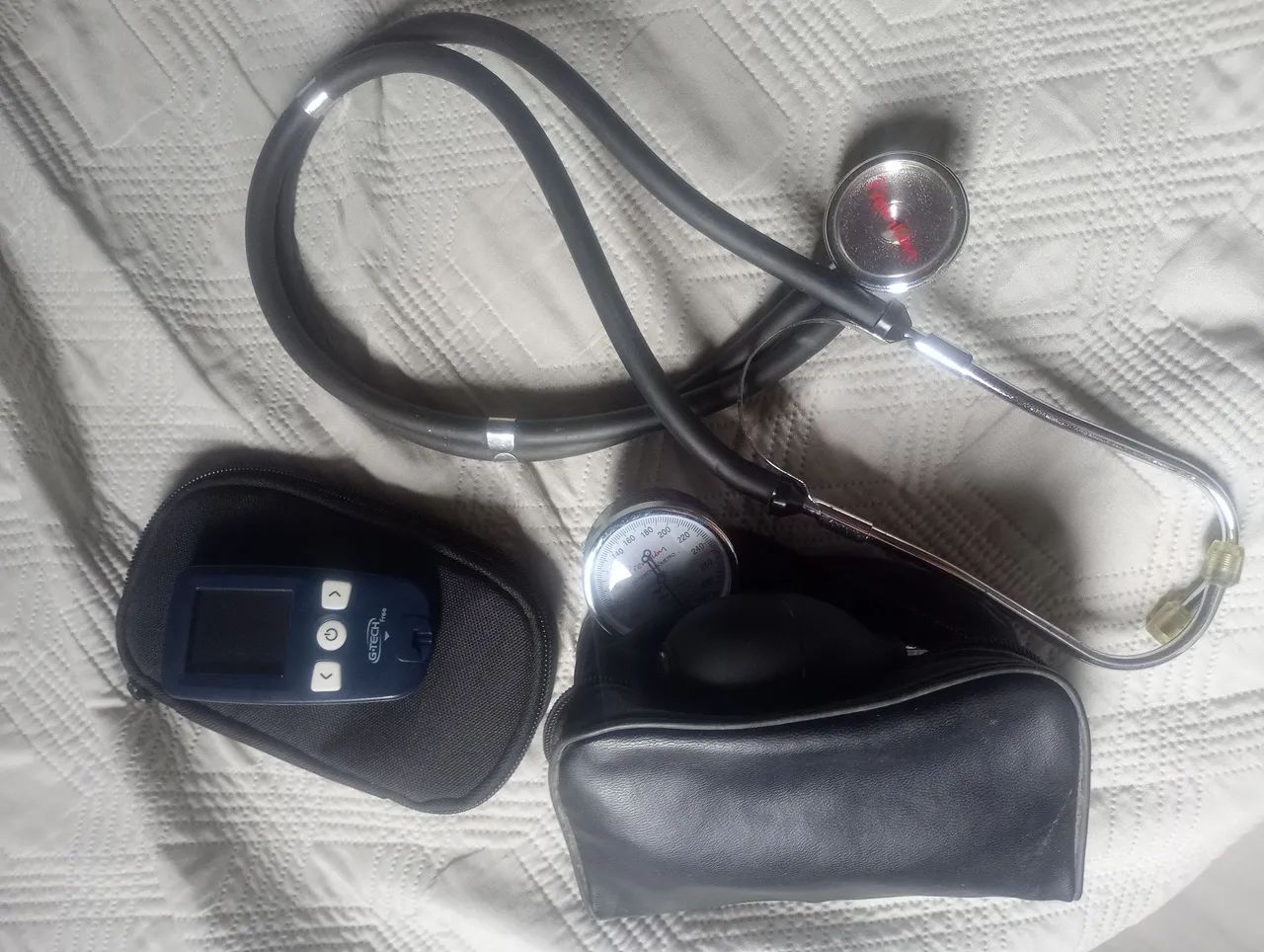 Medidor de glicose e aparelho de P.A  - Foto 2