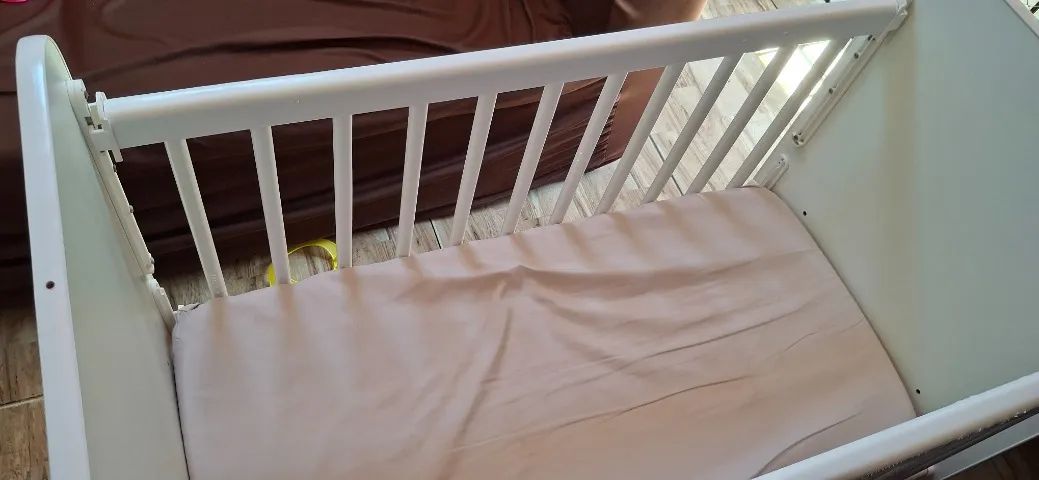 Mini Berço com Grade Móvel e Colchão  - Foto 2