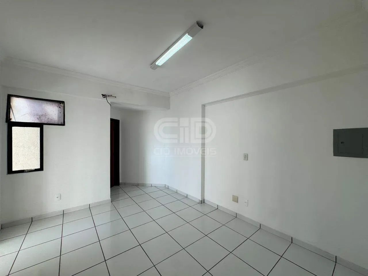 Sala Comercial com 106m² no Ed. Centro Empresarial de Várzea Grande - Foto 4