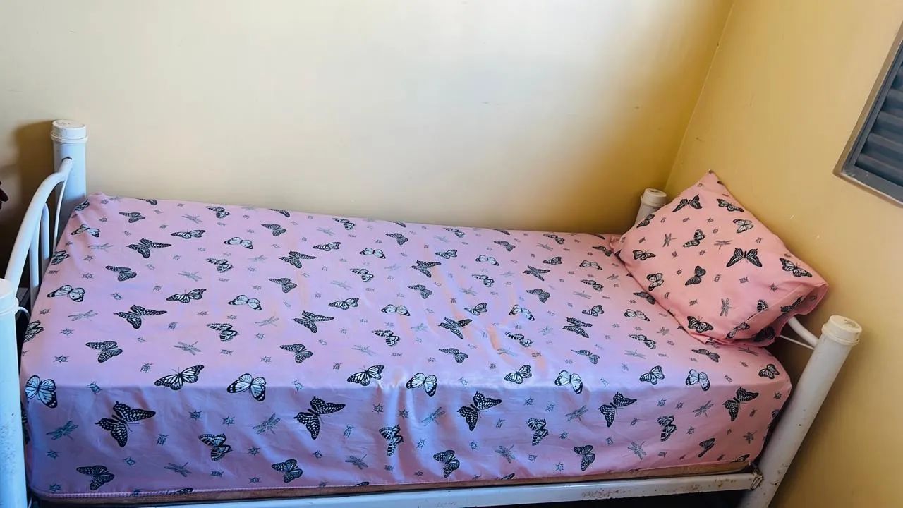 Vendo cama de solteiro  - Foto 2