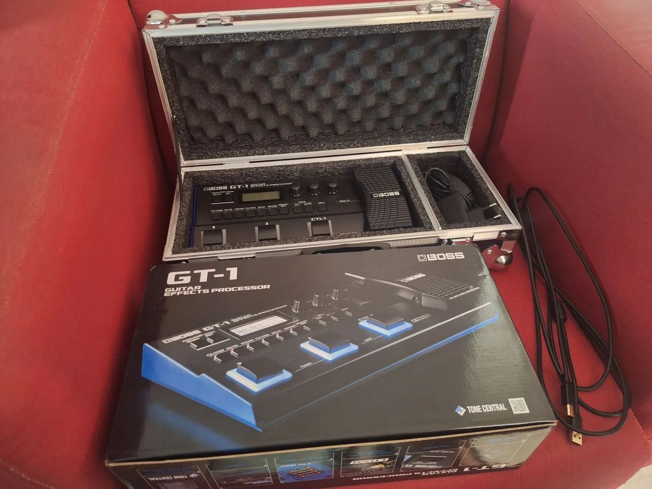 Boss GT-1 + Hard Case + Fonte Original - Estado de Nova
