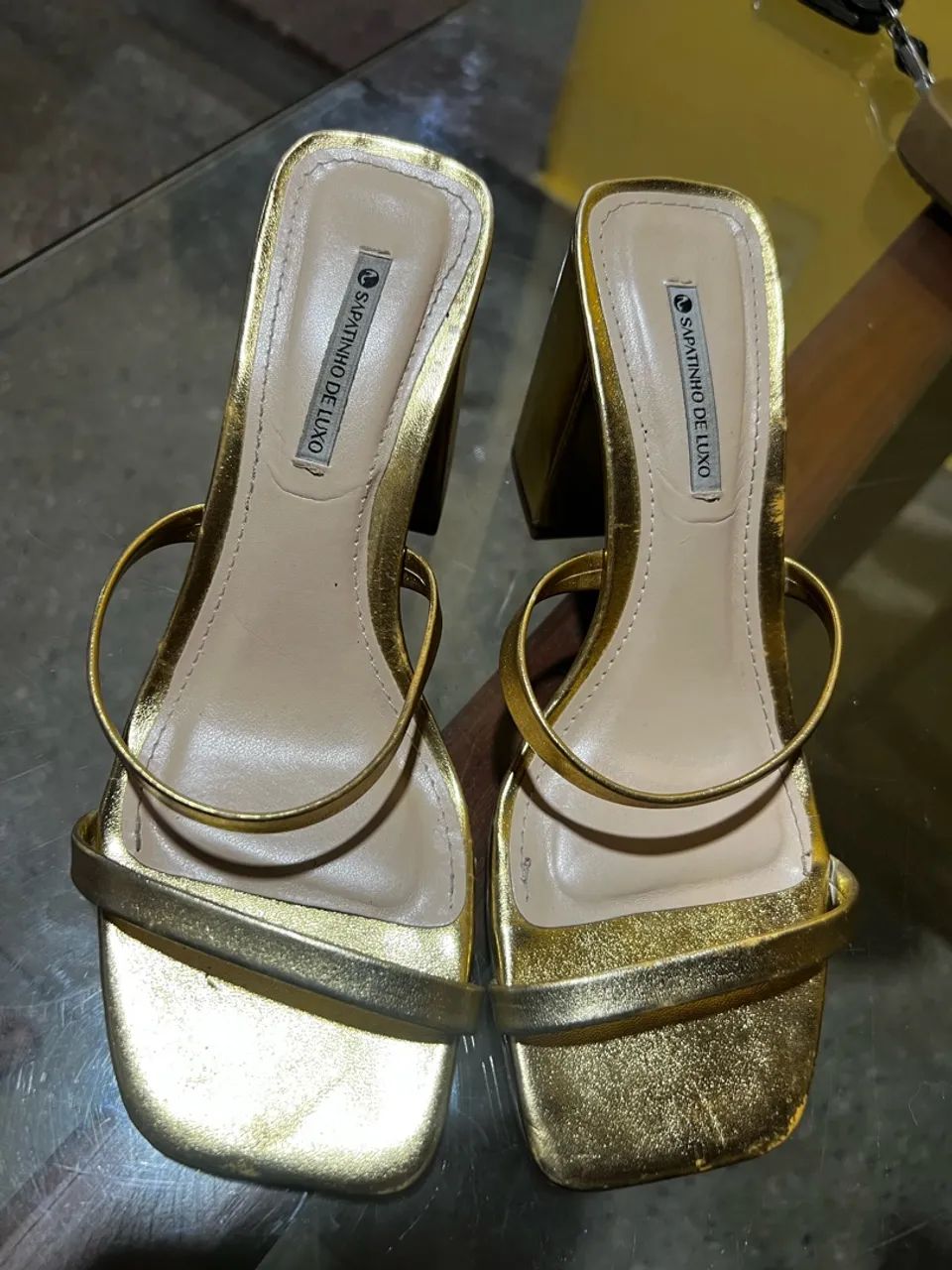Sandália sapatinho de luxo dourada  - Foto 5