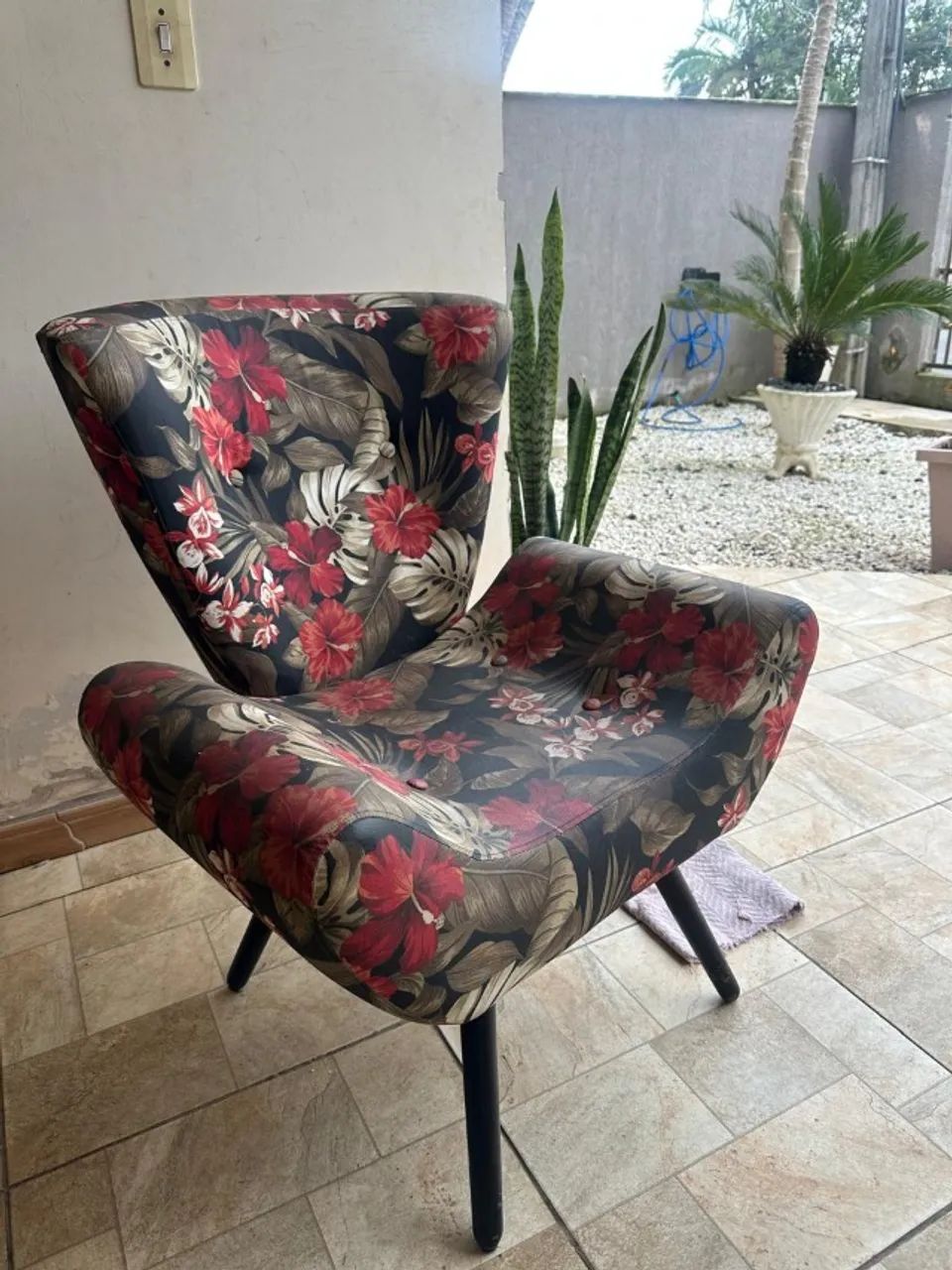 Poltrona Vintage Elegante 