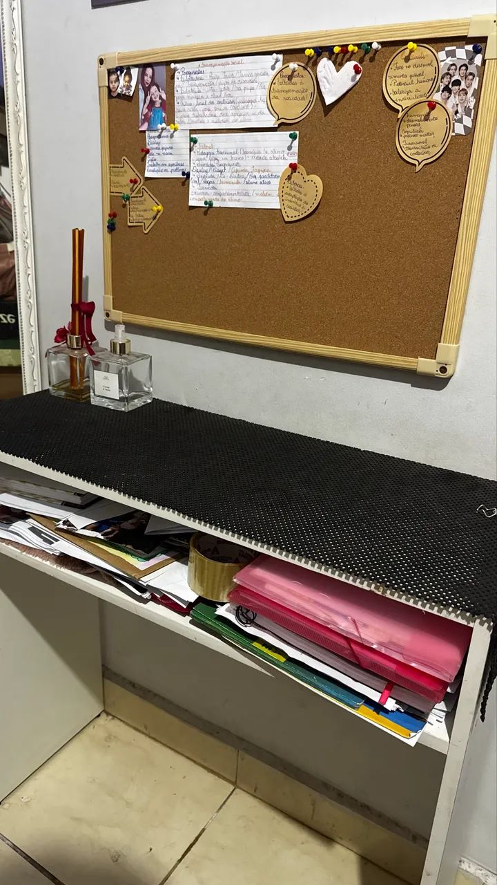 Escrivaninha para estudos 