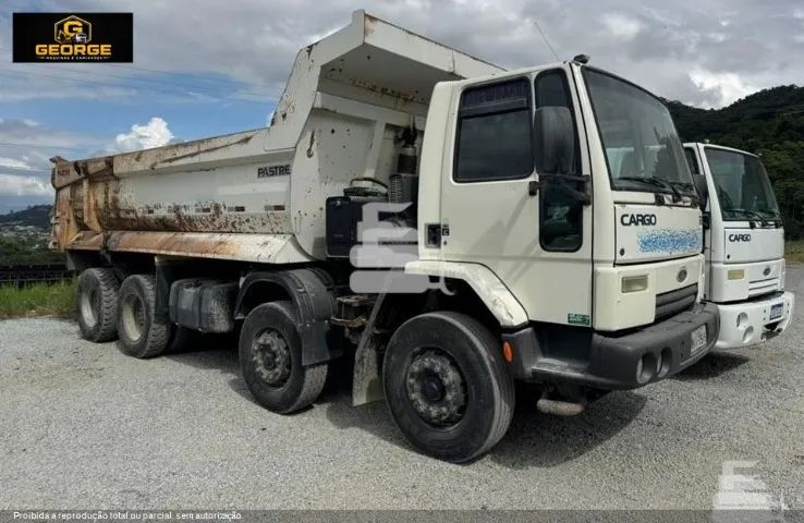 Caminhão Ford CARGO 2628 E 6x4 - Caçamba Minério HARDOX