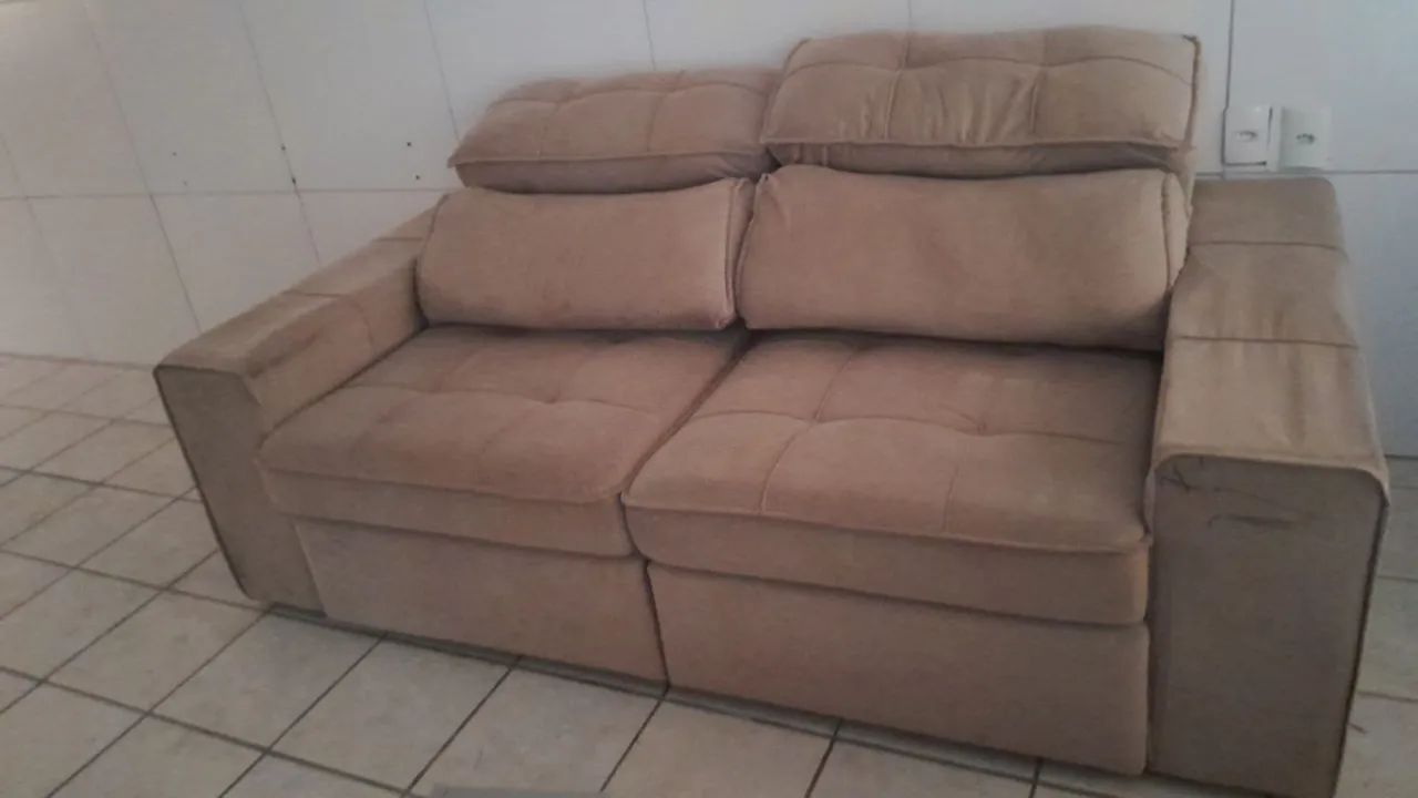 Sofá  retrátil em bom estado apenas $800 - Foto 2