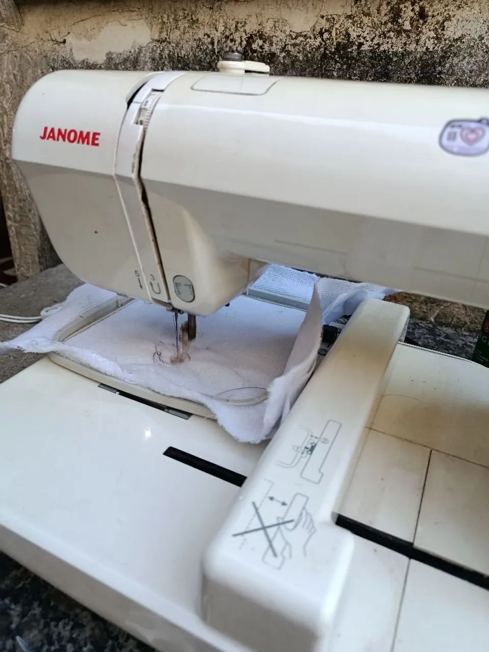Máquina de bordar Janome MC 200E - Foto 3