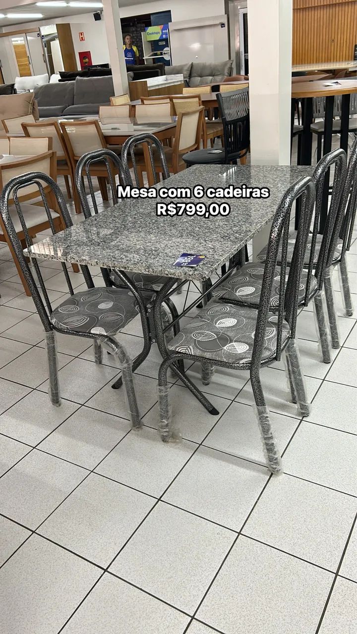 Mesa com 6 cadeiras NOVA R$799,00 